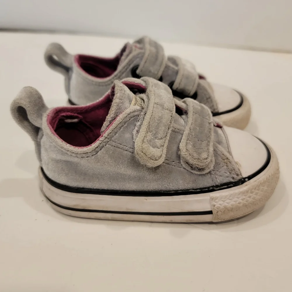 Converse kids velcro slip on sneakers chuck Taylor one star us 3